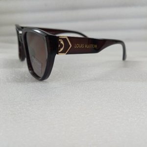 عینک آفتابی پلاریزه زنانه لویی ویتتون
 رنگ قهوه ای
LV new collection